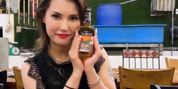 "Thánh nữ" Maria Ozawa bất ngờ đến Việt Nam du lịch