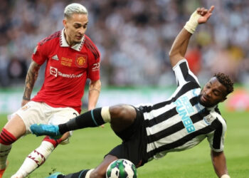 Newcastle nhấn chìm Manchester United 2-0 ngay tại St James’ Park