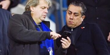 Chelsea đang gặp khủng hoảng nội bộ ?