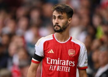 Pháo Thủ muốn bán tiền vệ tài năng trẻ Fabio Vieira