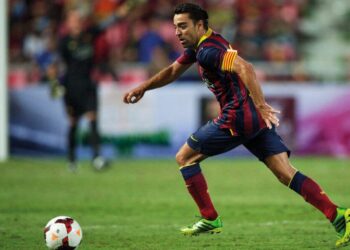 Tiền vệ là gì? Các vị trí các tiền vệ phổ biến trong bóng đá