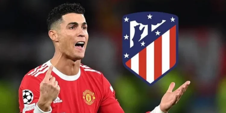 Cristiano Ronaldo nhận cái tát đau từ chủ tịch Atletico vì rời MU