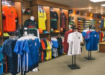 Bí quyết nhập sỉ quần áo bóng đá từ Trung Quốc về kinh doanh